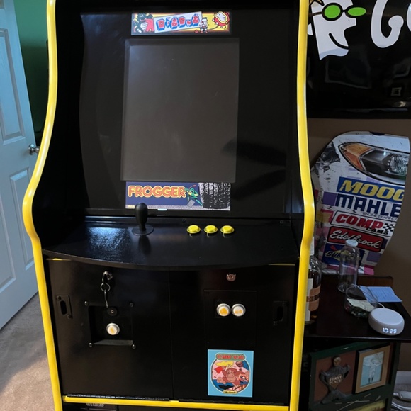 Custom made pac man machine! Like new!  Excellent condition! - Picture 2 of 3